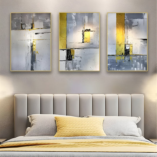 Aus der Ashes Trio-Kollektion: Dreiteilige moderne Kunst in Schwarz, Weiß und Gold